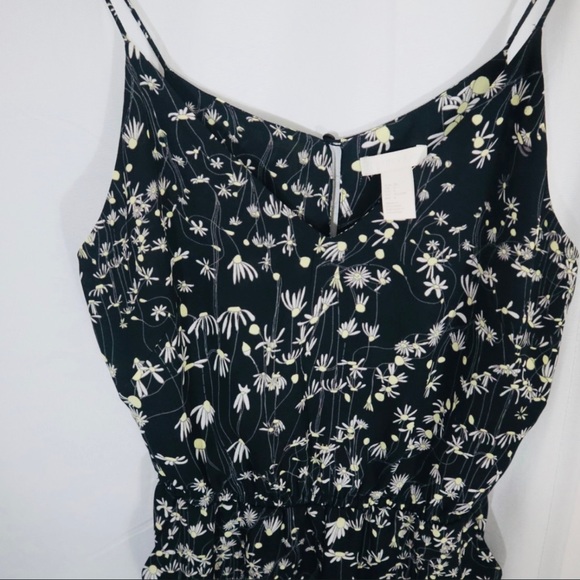 3 for 25! 🌻 H&M Conscious- Black Floral Jumpsuit - Picture 13 of 14